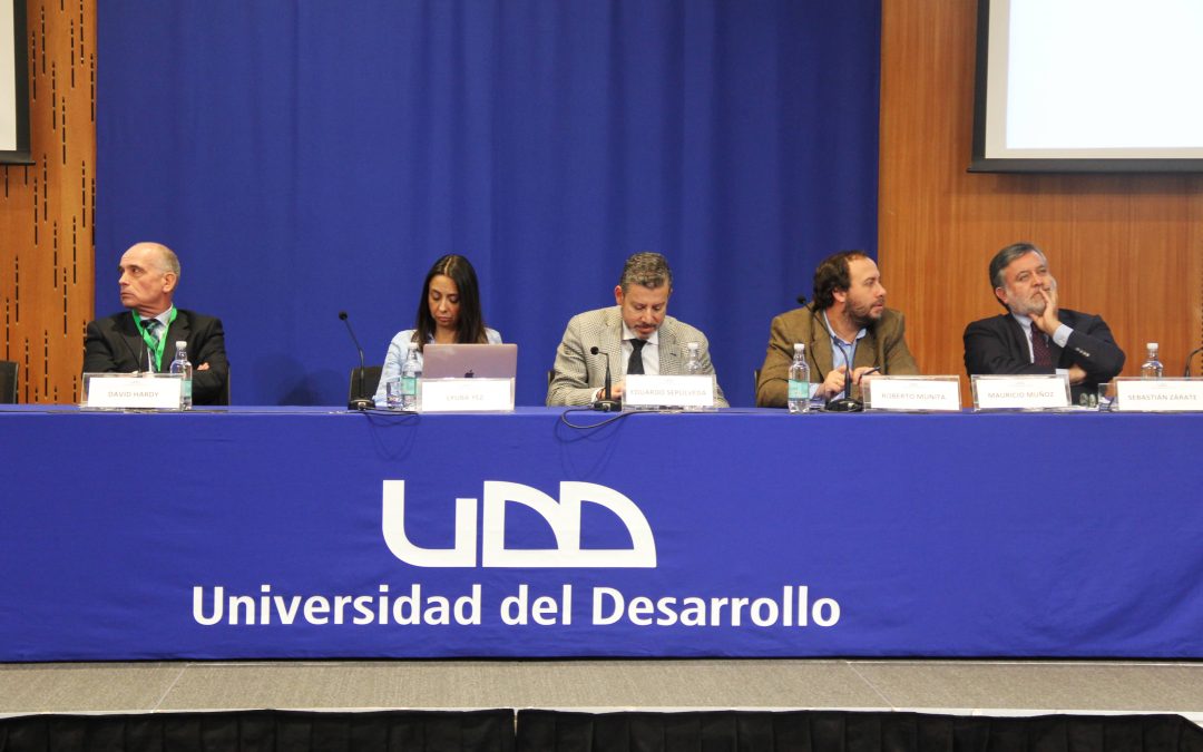 Presidente Mauricio Muñoz expone sobre el Rol del CNTV en la Franja Electoral en Seminario Internacional organizado por la UDD.